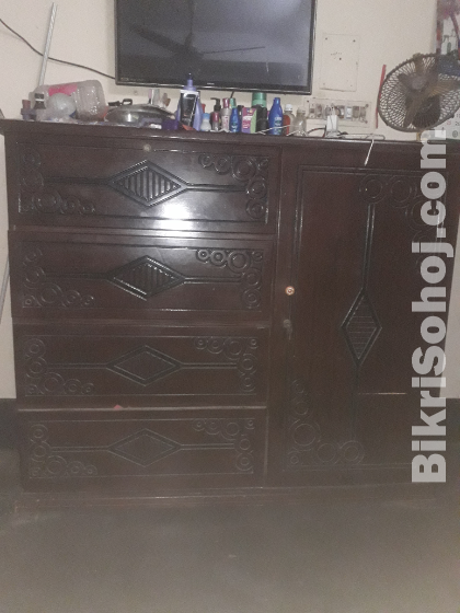 মালেশিয়ান বোর্ডের তৈরী ওয়ারড্রব।